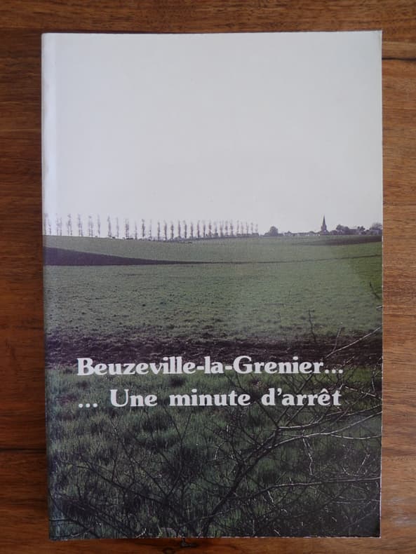 Beuzeville-la Grenier...
... Une minute d'arrêt.
Témoin du pays de Caux